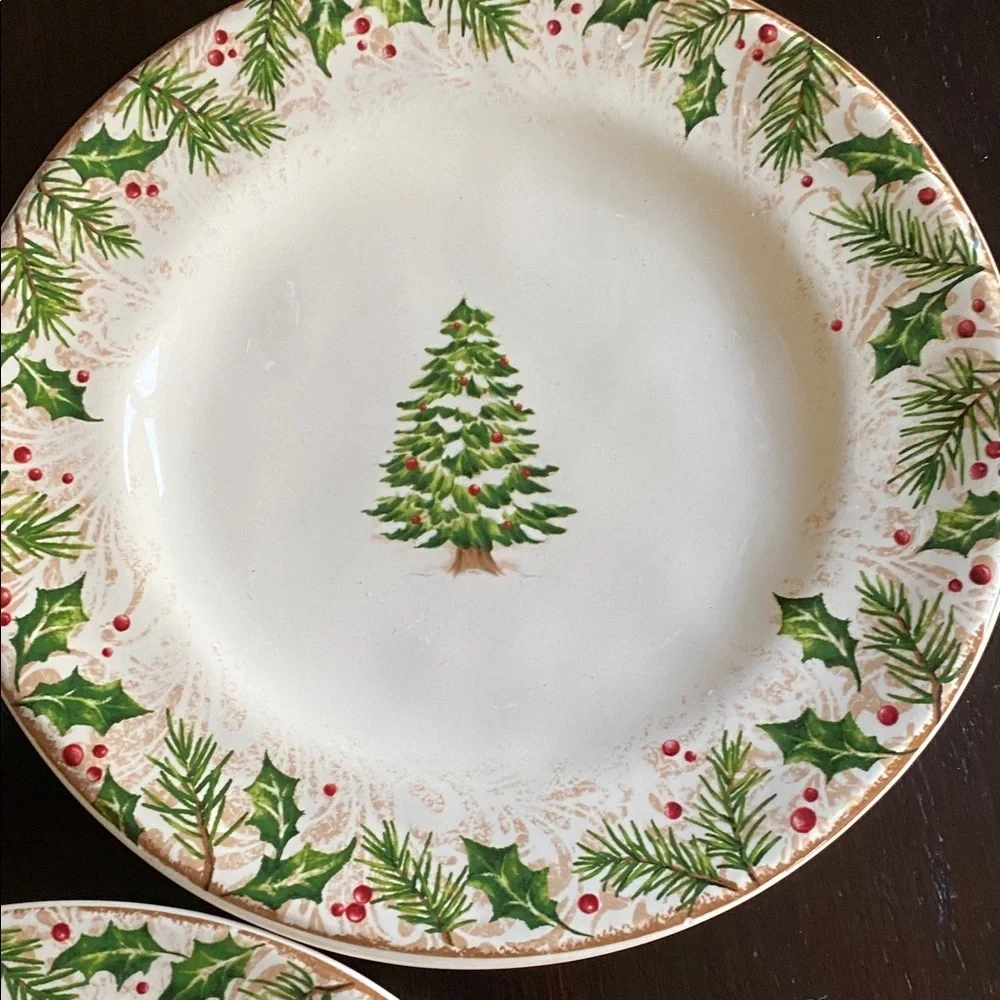 Pier 1 Winter Wonders Festive Christmas Tree Plate. Holly & Berries. Set of 3.